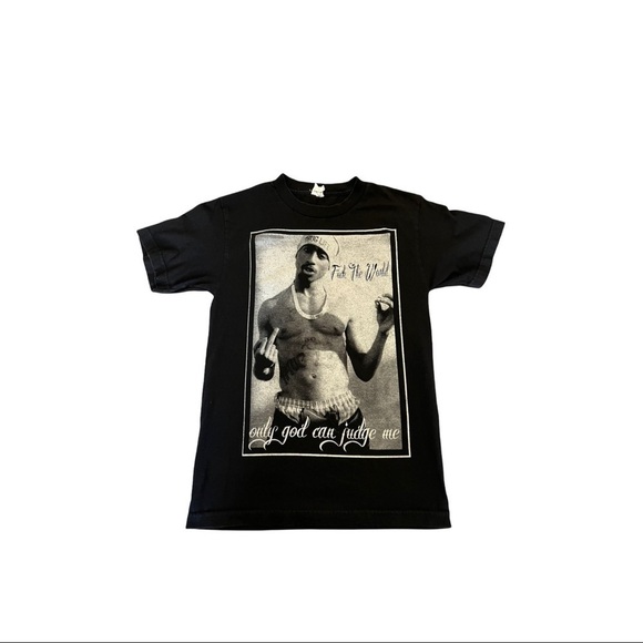 Tupac Shakur Finger FLIP Tee Size Small - Picture 1 of 4